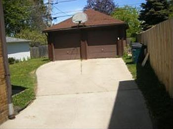 3rd image of 1528 E Marion St