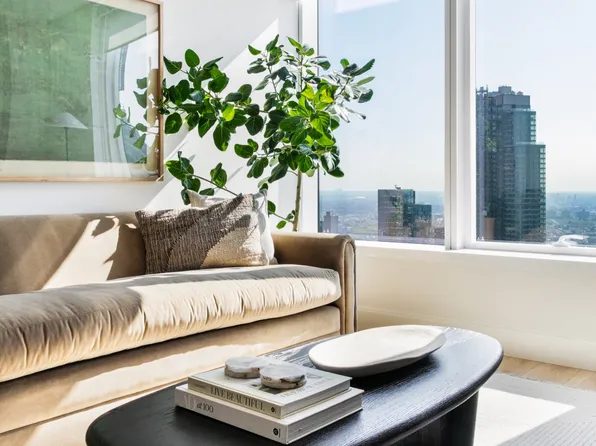 23-15 44th Road image 2 of 24