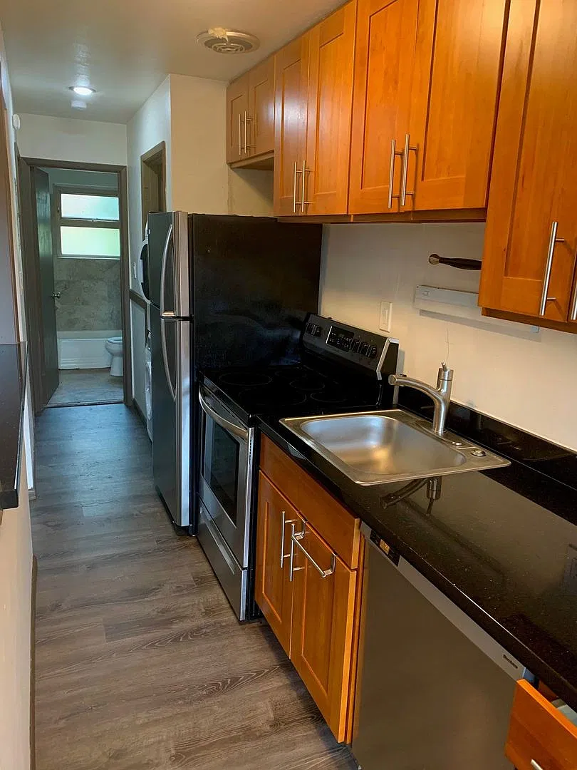 Westward Apartments — Photo 3