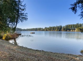 933 E Trails End Dr, Belfair, WA