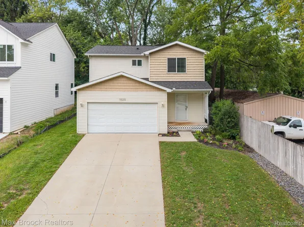1020 Oregon Blvd, Waterford, MI 48327