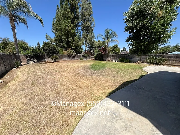 110 N Anderson Ave — Photo 23