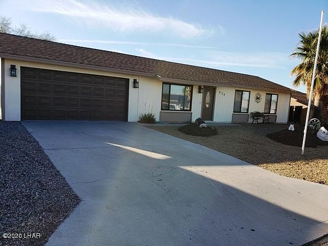 1st image of 820 Manor Dr