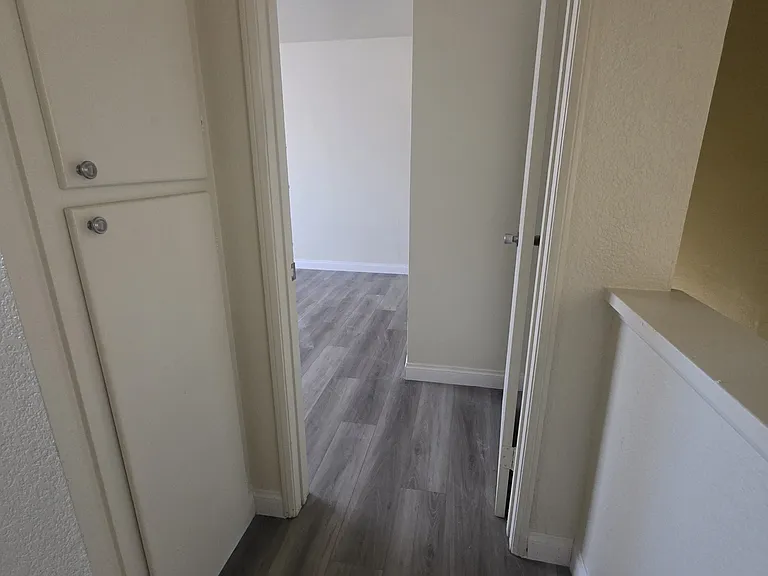1420 E Date St — Photo 21