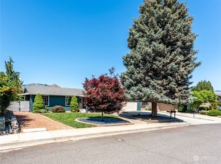 1216 Poe St, Wenatchee, WA 98801