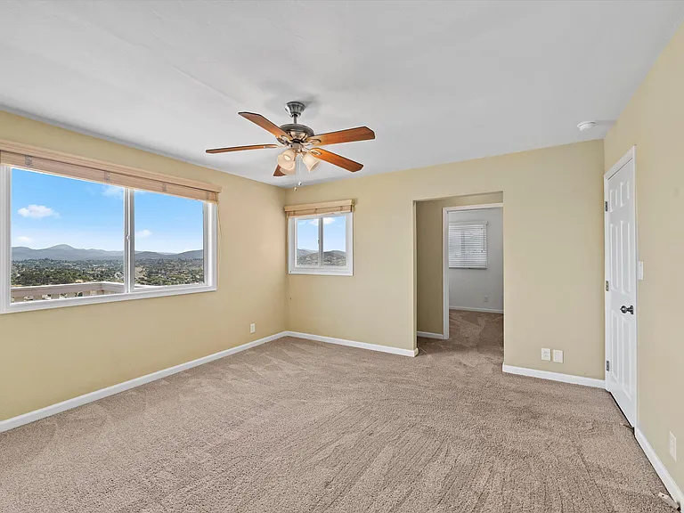4258 Summit Dr — Photo 33