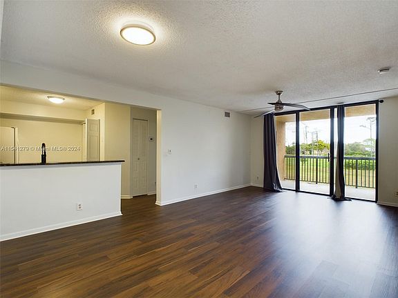 4th image of 5761 Riverside Dr #205B4