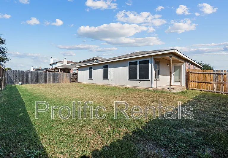 3308 Catalina Dr — Photo 25