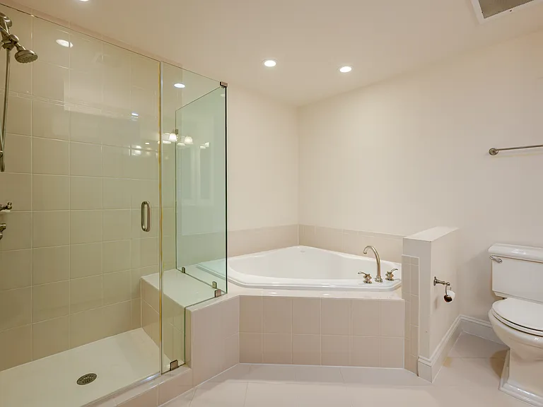 1781 Chain Bridge Rd #401 — Photo 11