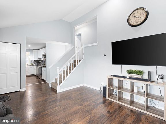 3rd image of 5 Brennen Ct