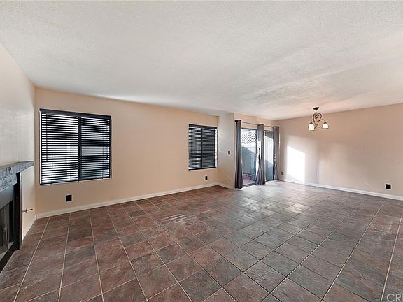 3rd image of 27117 Crossglade Ave Unit 2