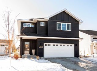 2550 65th Ave S, Fargo, ND 58104