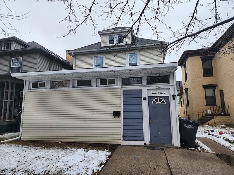 1st image of 708 Saint Clair Ave #706