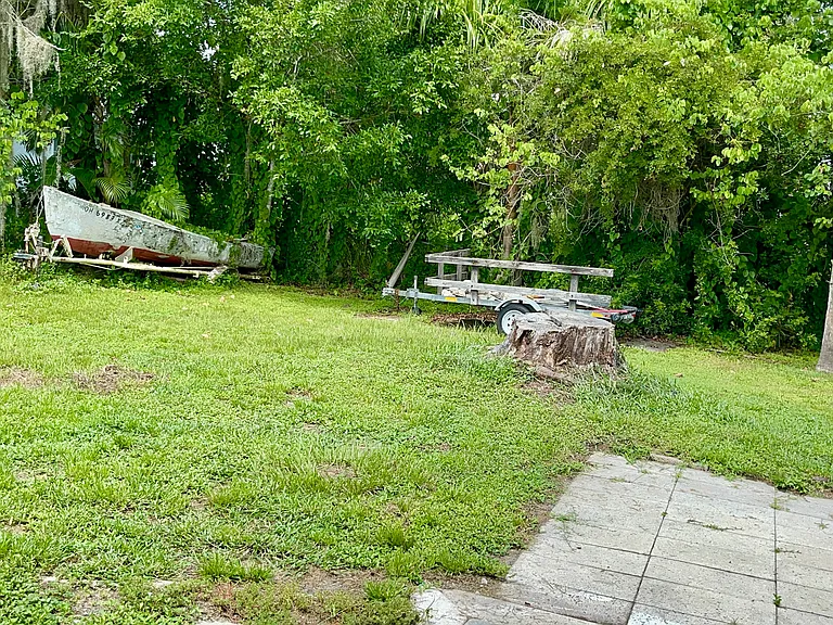 225 Avacado Ct #4 — Photo 17