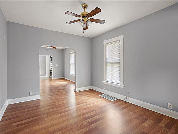 5th image of 847 Bowditch Ave