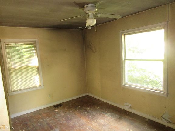 5th image of 2448 Connally Dr