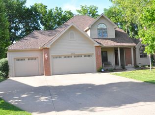 5710 Goff Ct, Lawrence, KS 66047
