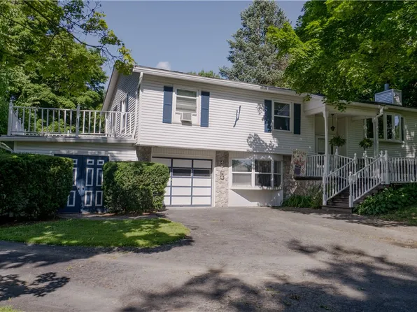 4 Hillcrest Dr, Penn Yan, NY 14527