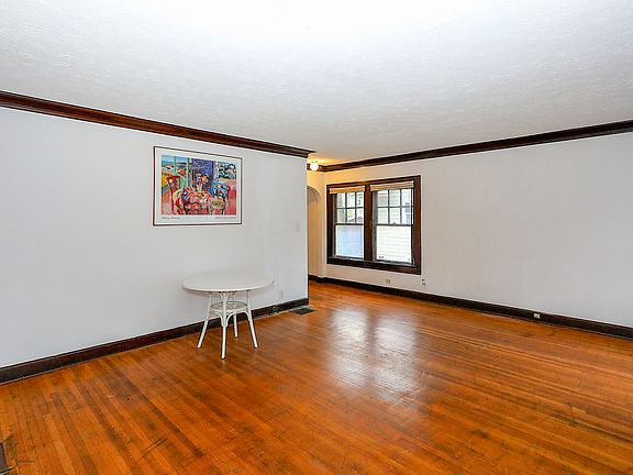 5th image of 117 E 28th St
