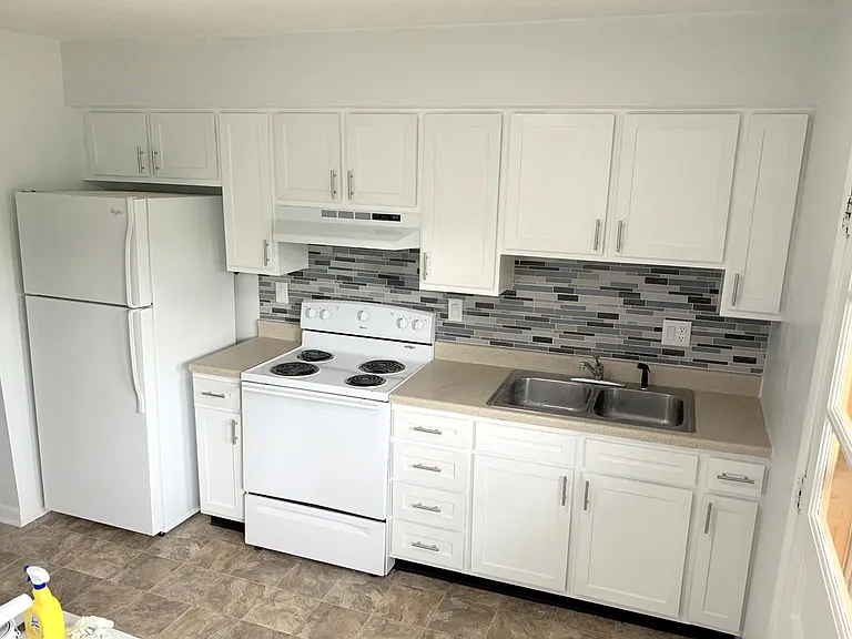 716 Wilson Ave #5 — Photo 5