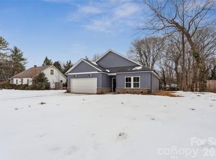 216 Magnolia St, Statesville, NC 28677