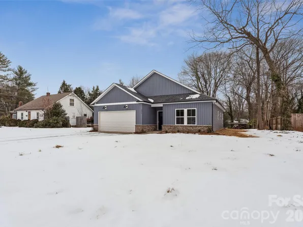216 Magnolia St, Statesville, NC 28677