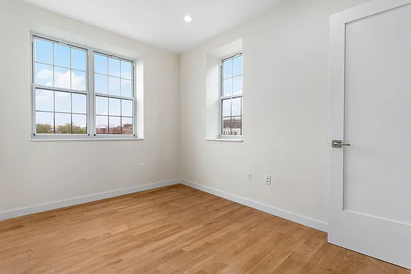 Rented by Nest Seekers International | media 16