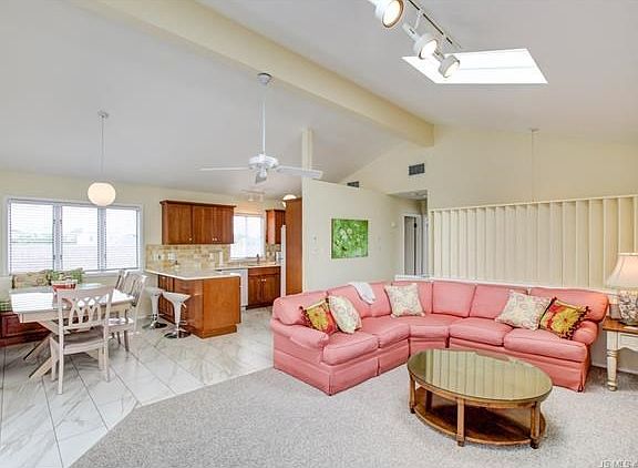 5th image of 1101 S Beach Ave