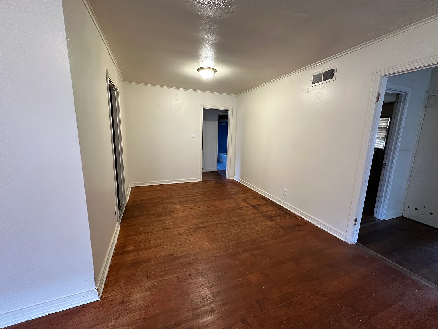 4 bed, 1375 sqft, $1,200 — Photo 3