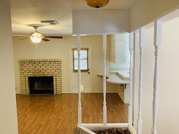 3rd image of 2022 Oakshire St