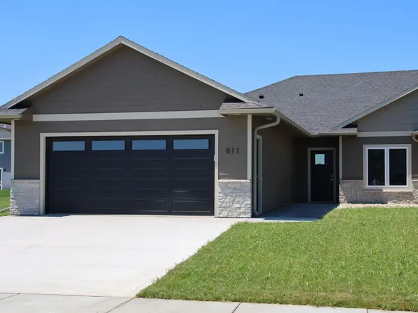 511 Bunyan Dr, Harrisburg, SD 57032