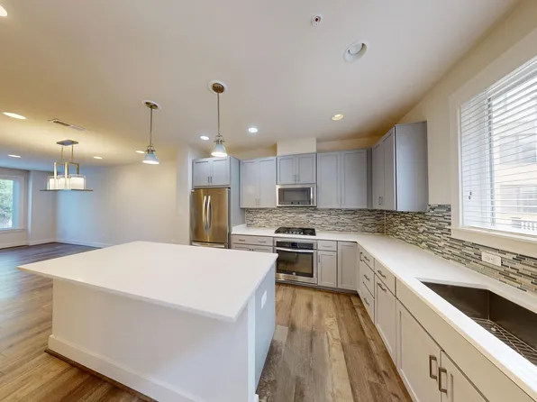 10366 Jacobsen St, Bethesda, MD 20817