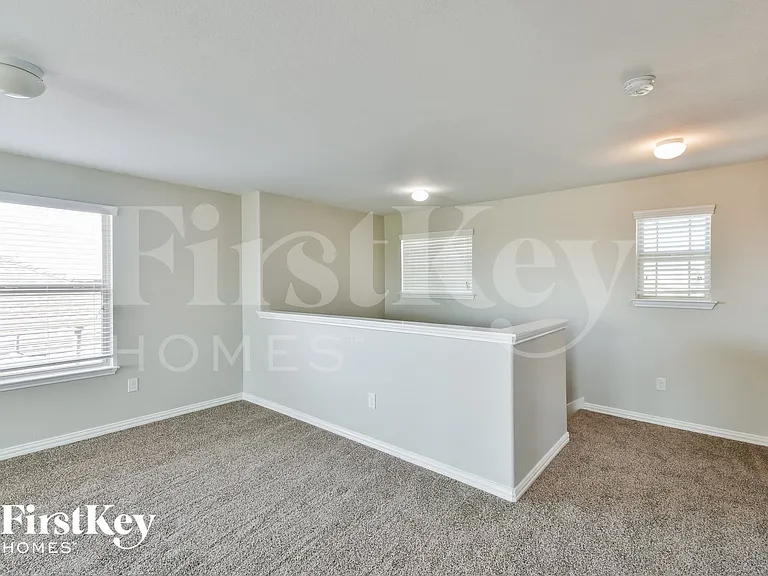 9006 Bowring Park — Photo 7
