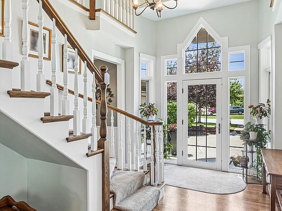 5th image of 10741 Chaucer Dr