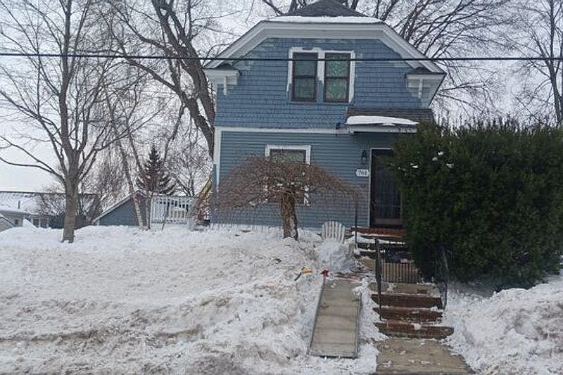 1st image of 761 Amherst St