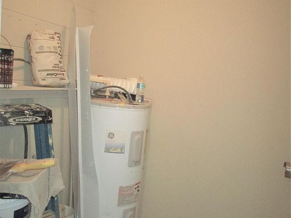 4th image of 2721 Eventide Dr