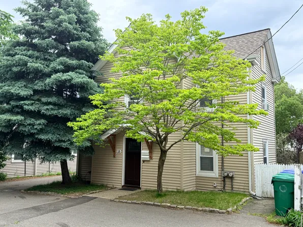 15 Cottage Ct #2, Newton, MA 02458
