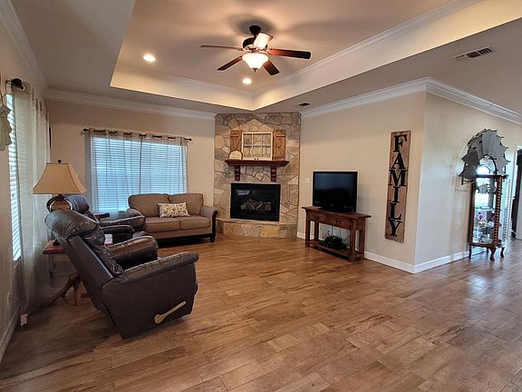 2nd image of 1722 Hudson Oaks Dr