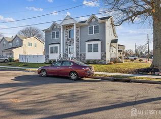 239 Suttons Ln, Edison, NJ 08817