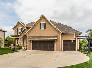 8802 W 155th Ter, Overland Park, KS 66221