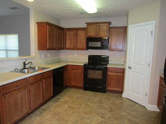3rd image of 505 Lee Road 2170