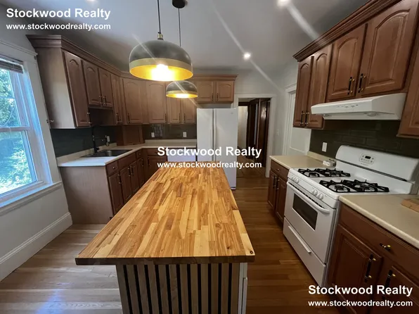 72 Harvest St #1R, Dorchester, MA 02125