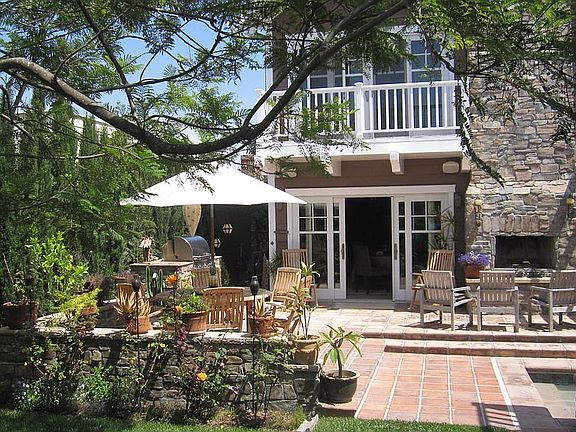 Indoor/Outdoor Living