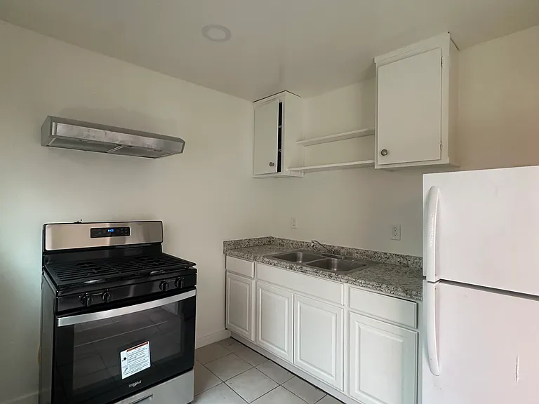 6006 Genoa St #5 — Photo 6