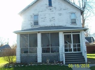 321 N Elm St, Momence, IL 60954