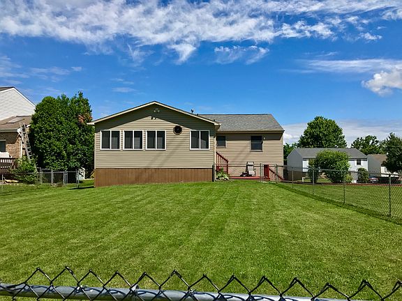 3rd image of 4049 Greenridge Dr