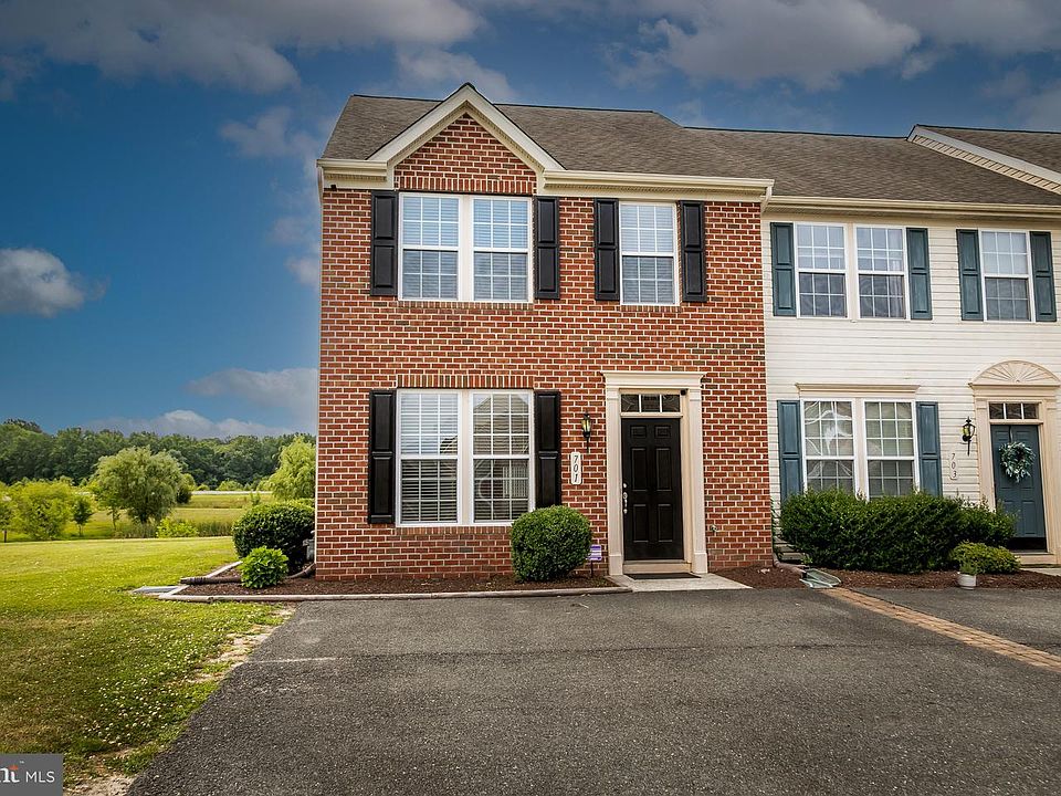 1st image of 701 Wye Oak Dr