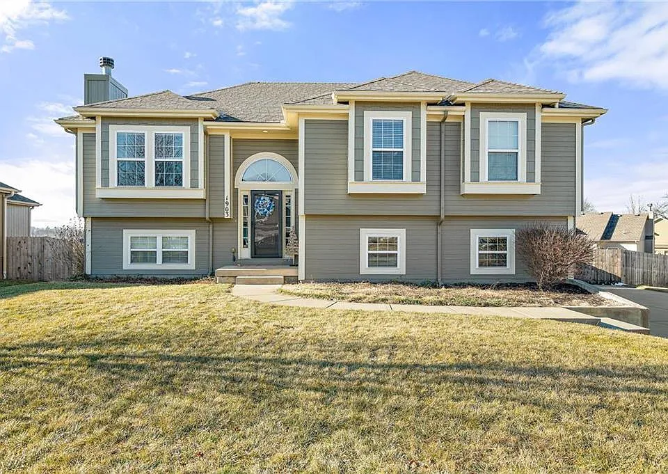 1903 Lake Dr