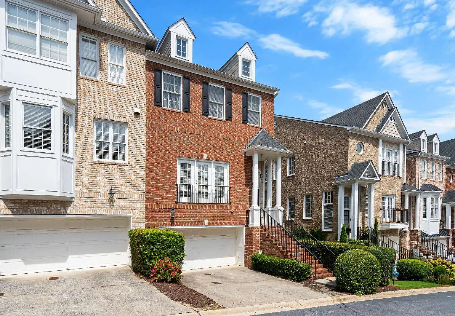 4 bed, 3.5 bath, 2884 sqft, $3,550 — Photo 1