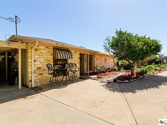 2nd image of 7230 Woodlake Cir